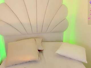 le modèle valentinamarinn est en webcam porno dans un show sur le site camsoda, il possède les tags suivants: anal toys,average,black hair,brown eyes,dirty talk,drinking,facial piercings,gape,no smoking,orgasm,hd,small tits