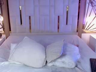 ALICE AND TOM live webcam show