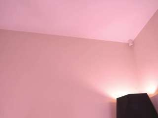 hildaguyse's CamSoda show and profile