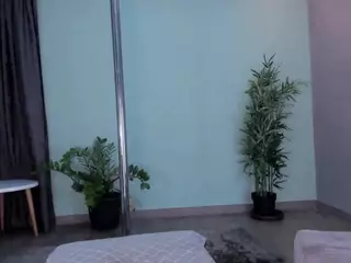 CristalGold's Live Sex Cam Show