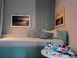 CristalGold's Live Sex Cam Show