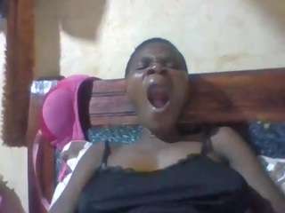 freaky-maya webcam