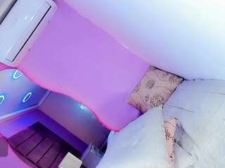 shanelengel's CamSoda show and profile