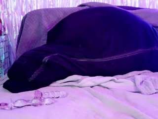 midnightrose11 webcam