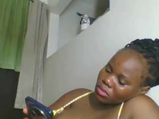 honyslut's CamSoda show and profile