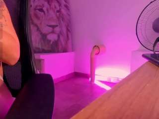 melannyluv Live Webcam on CamSoda