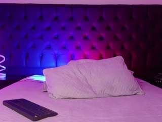 melannyluv's CamSoda show and profile