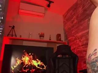 melannyluv's CamSoda show and profile