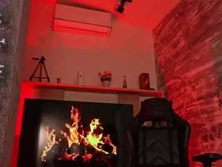 melannyluv's CamSoda show and profile