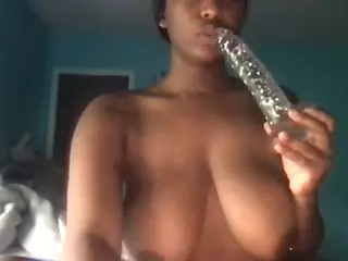 PrincessbabyTee1925's Live Sex Cam Show