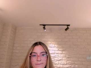 Este modelo está en vivo ahora. allisonrogersx