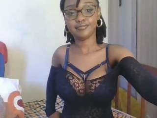 ravynphoenixx Live Webcam on CamSoda