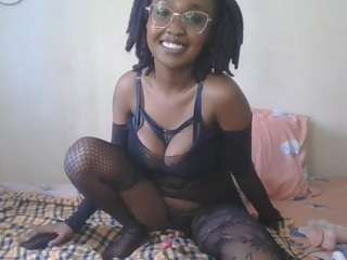 ravynphoenixx live on CamSoda