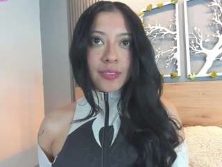 valeeryevaans's CamSoda show and profile