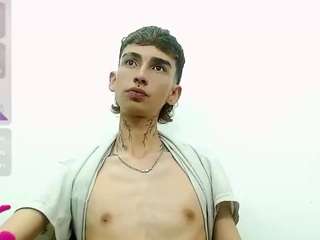 ttimy-x-boy Live Webcam on CamSoda