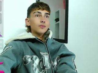 ttimy-x-boy Live Webcam on CamSoda