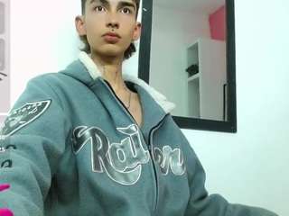 ttimy-x-boy Live Webcam on CamSoda