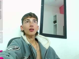 ttimy-x-boy Live Webcam on CamSoda