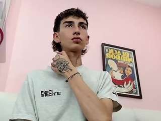 ttimy-x-boy Live Webcam on CamSoda