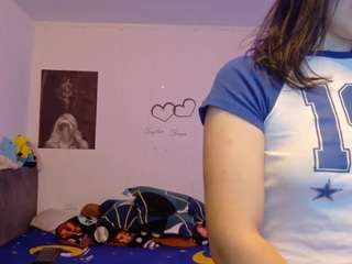 yrenex's CamSoda show and profile