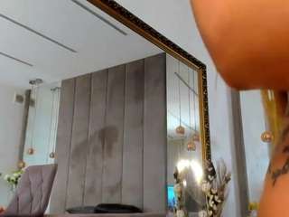mia-miian18 Webcam Model Profile