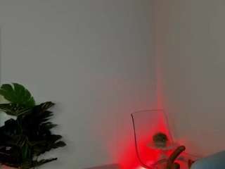 Mia-MiIan18