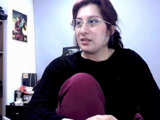 Model ini sedang live sekarang. scarlettsen