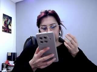 Acest model este live acum. scarlettsen