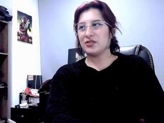 Model ini sedang live sekarang. scarlettsen