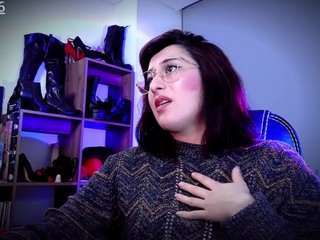 scarlettsen, female webcam model,  years old, on live webcam