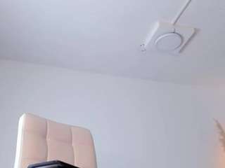 allijadid's CamSoda show and profile