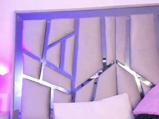 lannajhonson's CamSoda show and profile