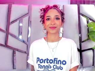 lannajhonson's CamSoda show and profile