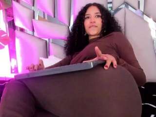 lannajhonson's CamSoda show and profile