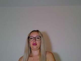 miakalifacreche Live Webcam on CamSoda