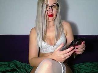 miakalifacreche Live Webcam on CamSoda