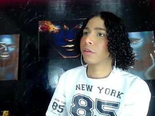 BrittanyQueen live cam preview