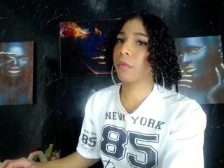 BrittanyQueen live cam preview