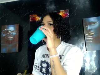 BrittanyQueen live cam preview