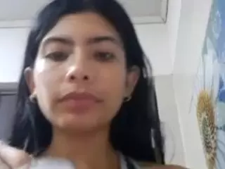 zoecute99's Live Sex Cam Show