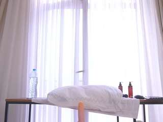 Emily live cam preview