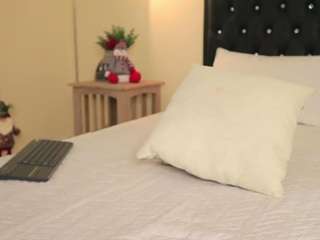 Live webcam model paauly on Soda Cams