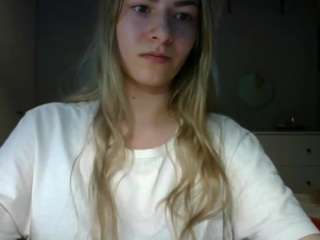 Live webcam model rosiejune on Soda Cams