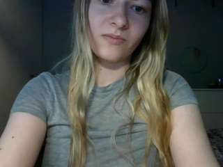 rosiejune live cam profile