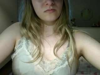 RosieJune live cam preview
