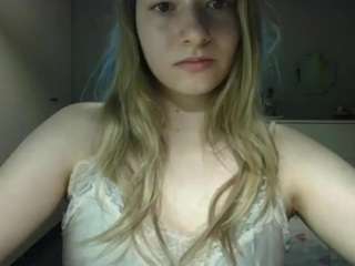 RosieJune live cam preview