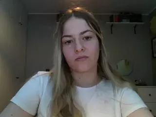 RosieJune's Live Sex Cam Show