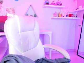 valkiria-ponce's CamSoda show and profile