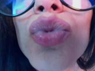 chloe-turner live cam profile