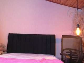 chloe-turner live cam profile